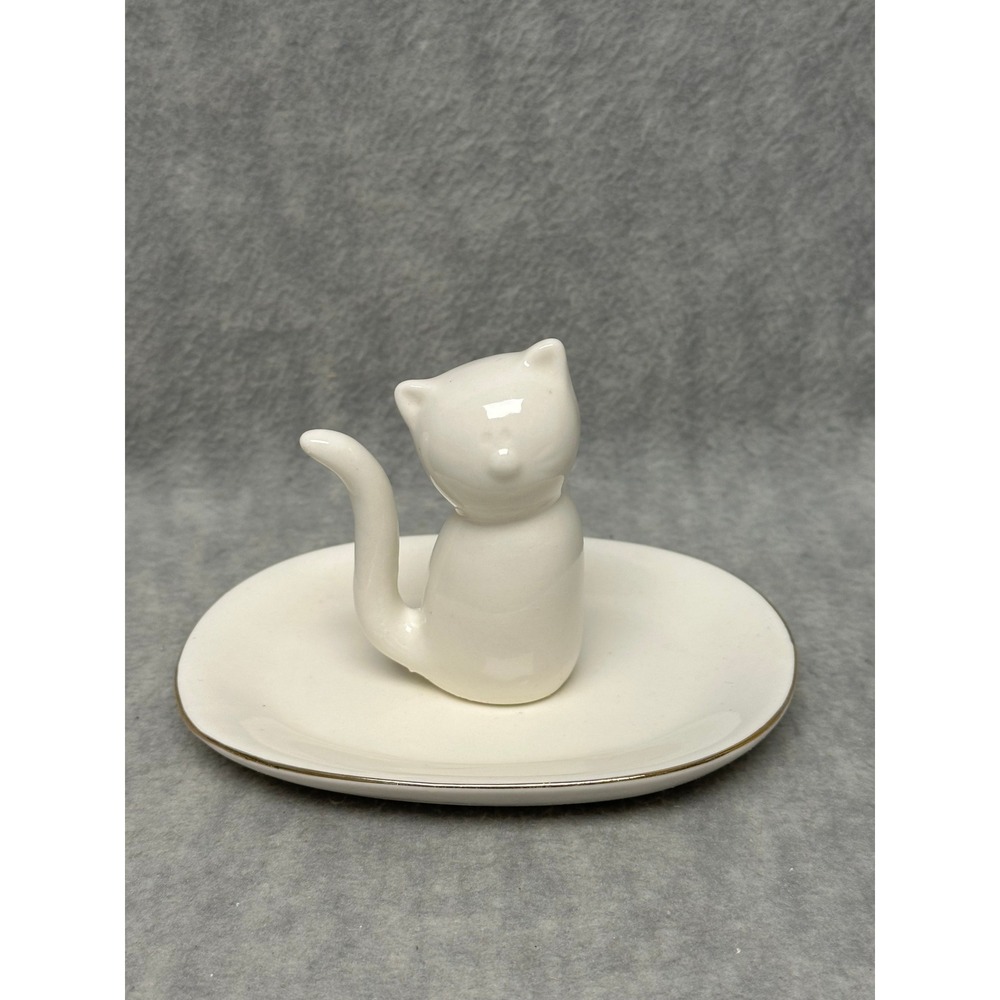 Cat Ring Holder Trinket Dish White Ceramic Gold Rim Figurine 2015 Tri-Coastal‎